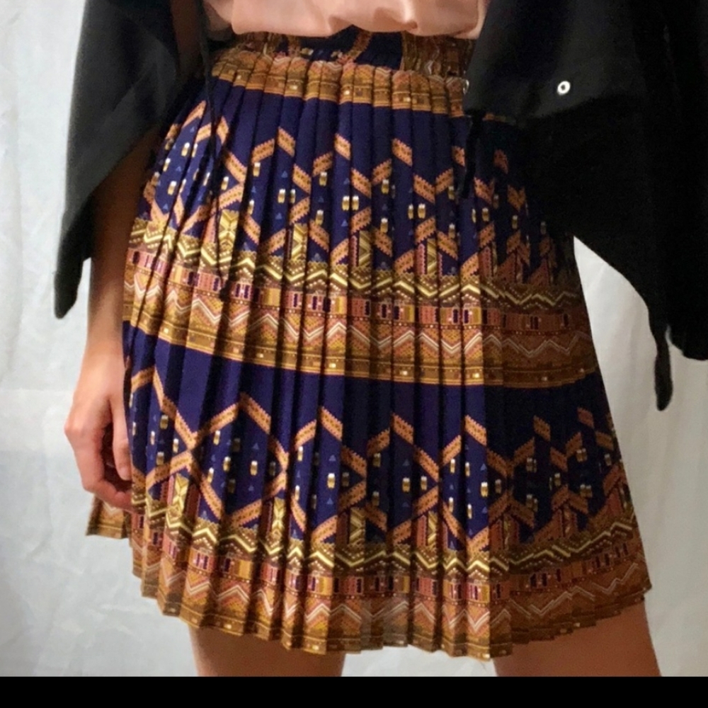 Anthropologie Recurring Theme Pleated - Picture 2 of 4